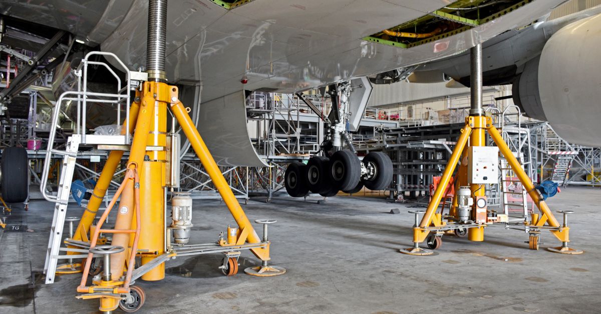 Aircraft Jack Repair Services by STS Line Maintenance